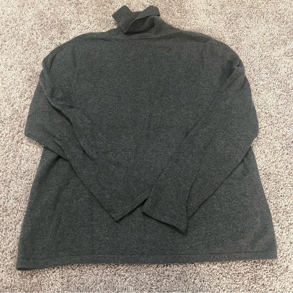 {Charter Club} 100% Cashmere Grey Turtleneck Sweater - Picture 4 of 7